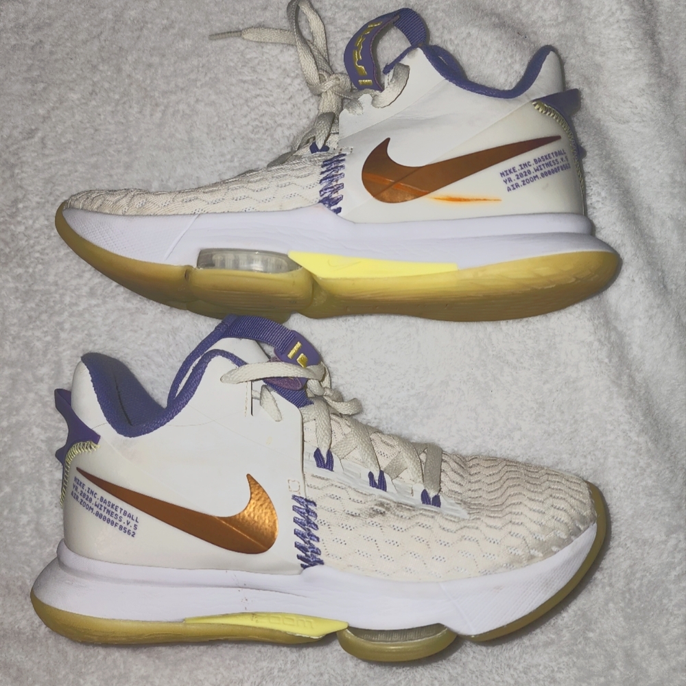 Nike LeBron Witness 5 Men's Size 8.5